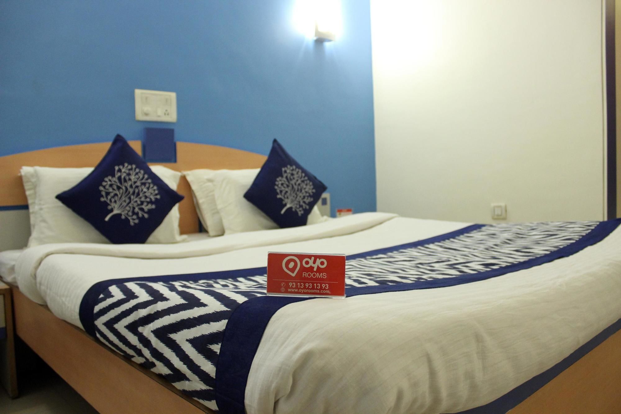 Oyo Rooms Hubballi Exteriör bild