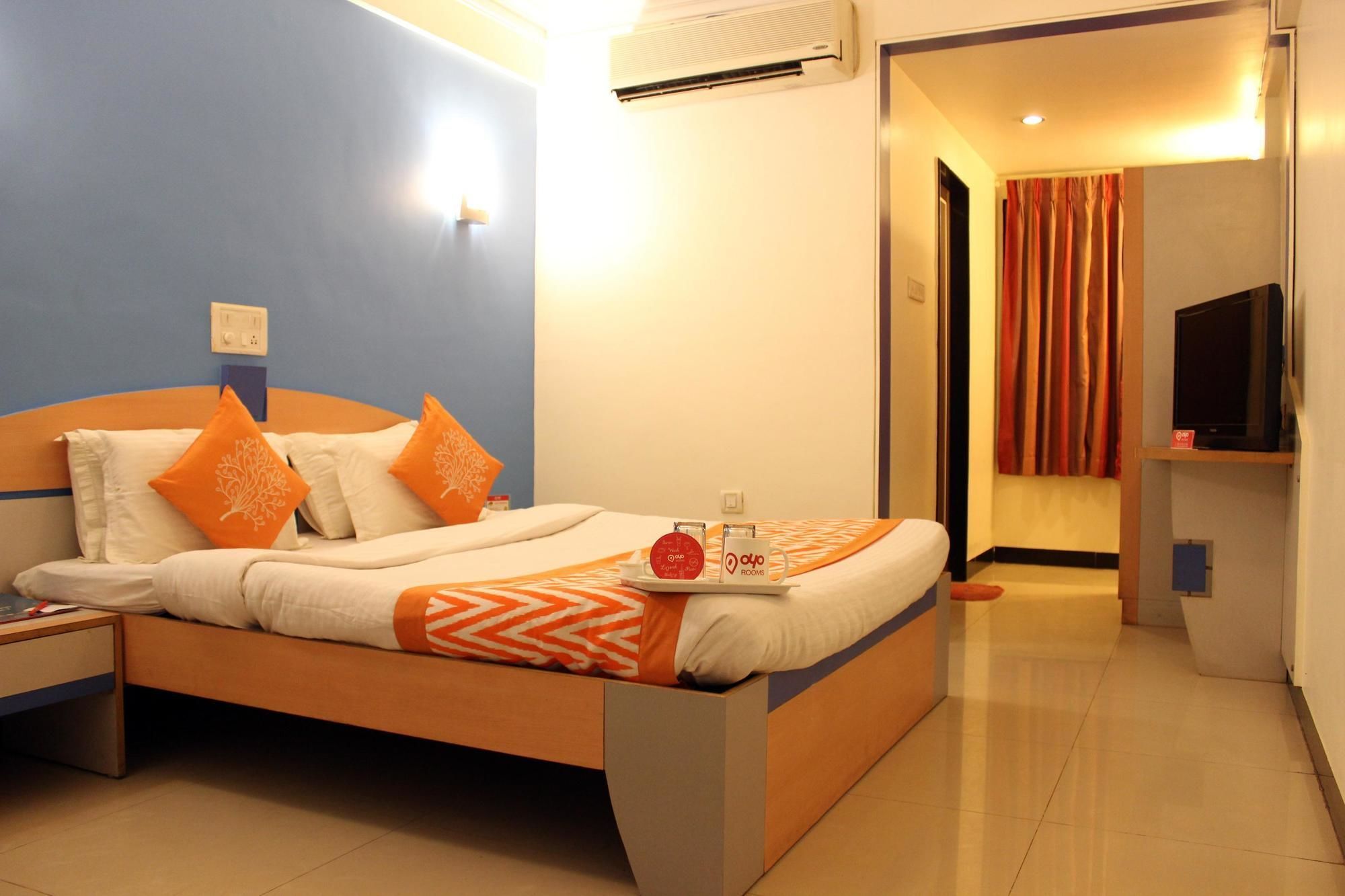 Oyo Rooms Hubballi Exteriör bild