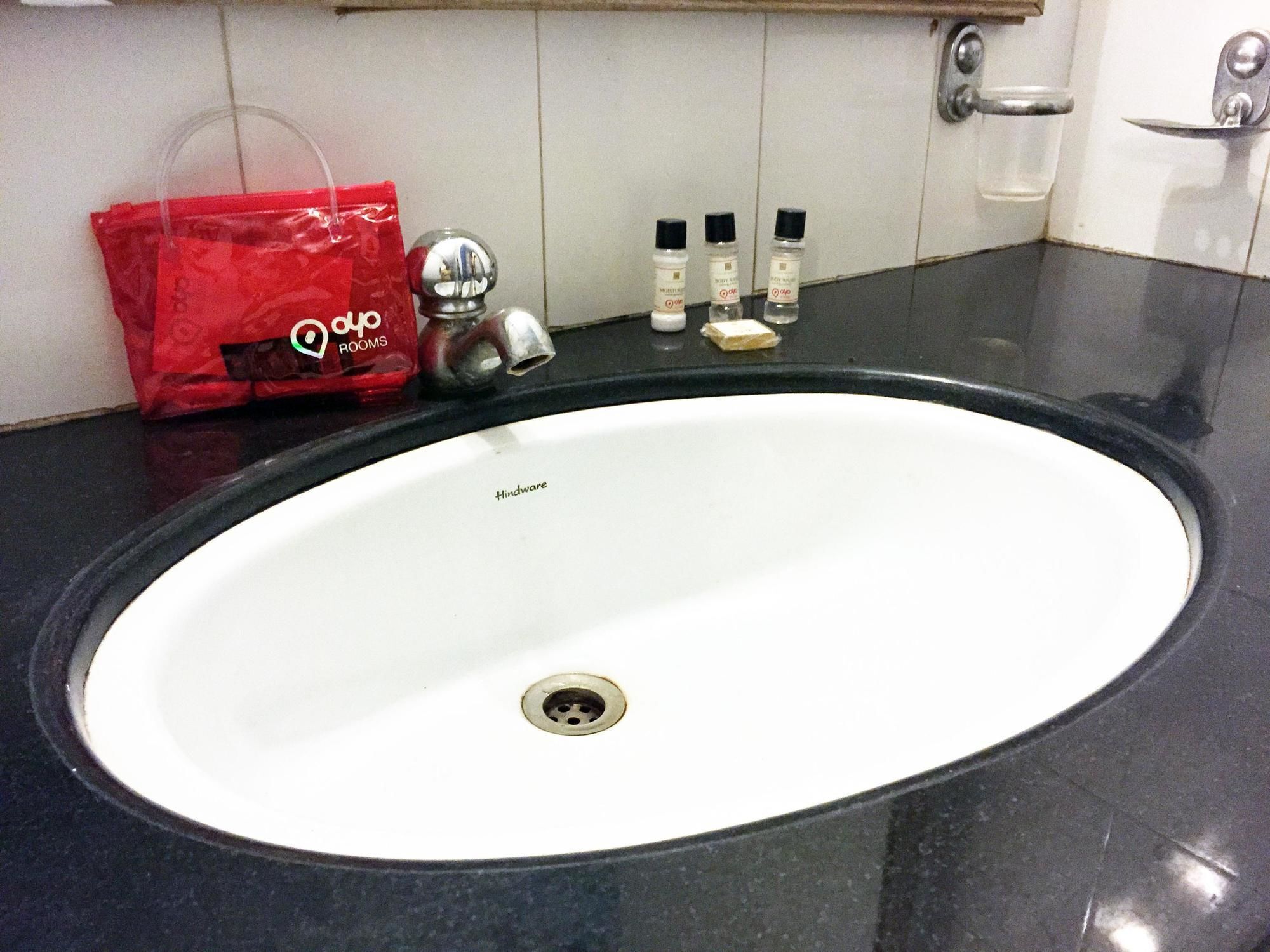 Oyo Rooms Hubballi Exteriör bild